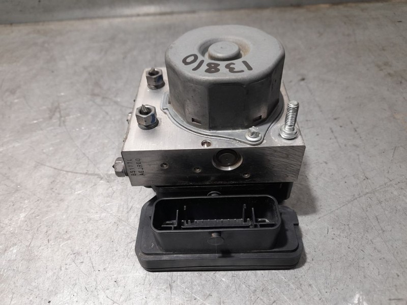 Recambio de abs para renault clio iv dynamique referencia OEM IAM 476601283R  