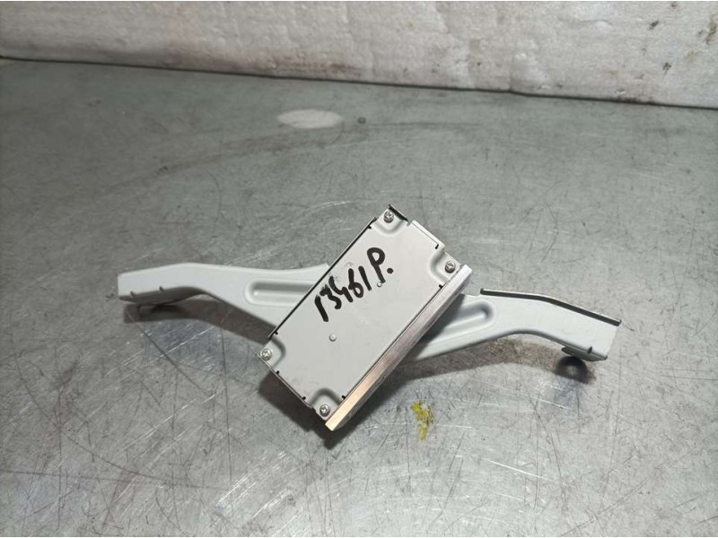 Recambio de modulo electronico para lexus is 300h referencia OEM IAM 8624053040 124B0003023 