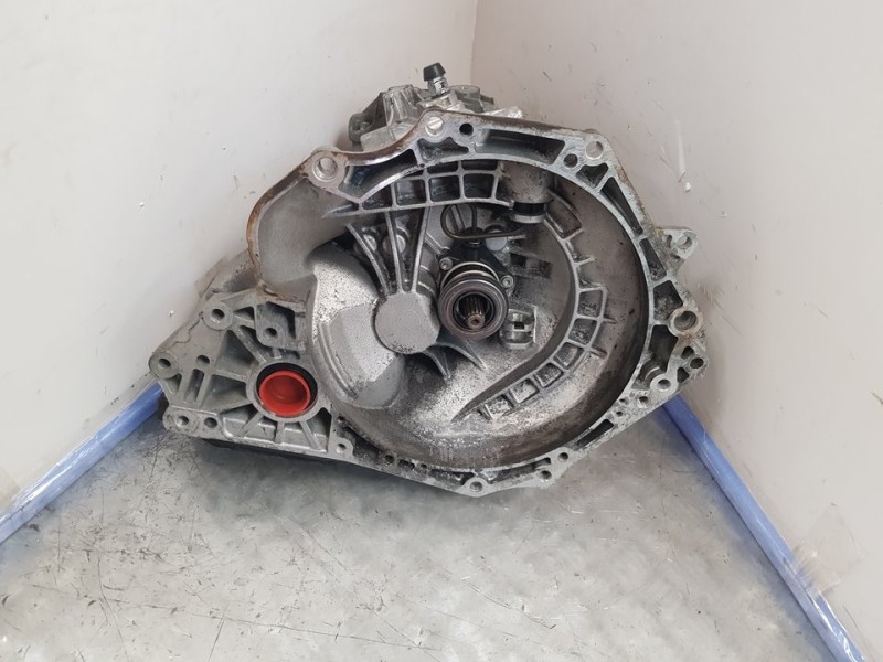 Recambio de caja cambios para opel tigra twin top cosmo referencia OEM IAM B16451F13C374  5VELOCIDADES