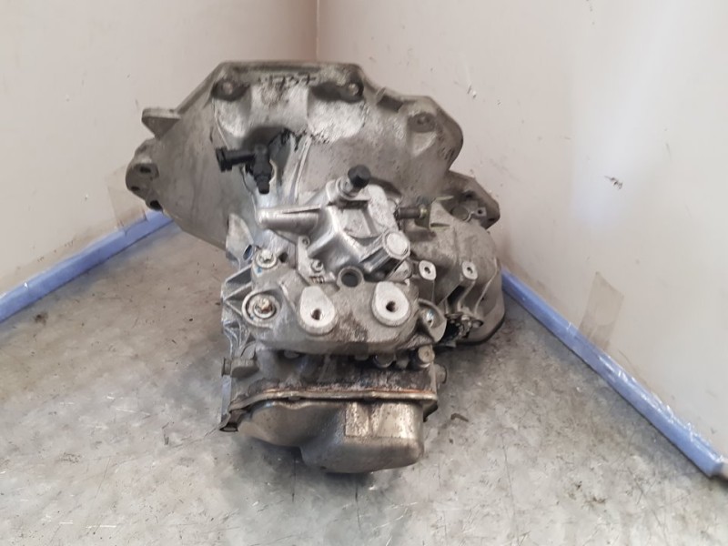 Recambio de caja cambios para opel tigra twin top cosmo referencia OEM IAM B16451F13C374  5VELOCIDADES