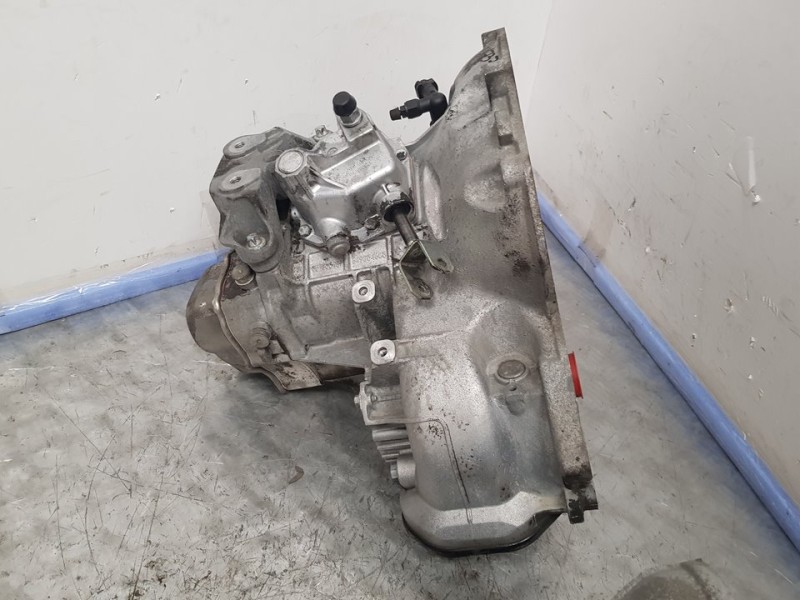 Recambio de caja cambios para opel tigra twin top cosmo referencia OEM IAM B16451F13C374  5VELOCIDADES