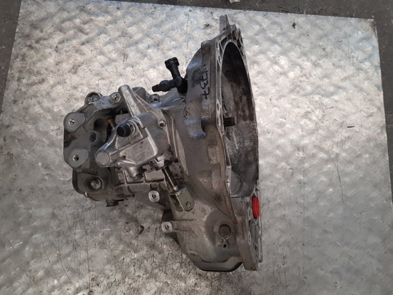 Recambio de caja cambios para opel tigra twin top cosmo referencia OEM IAM B16451F13C374  5VELOCIDADES