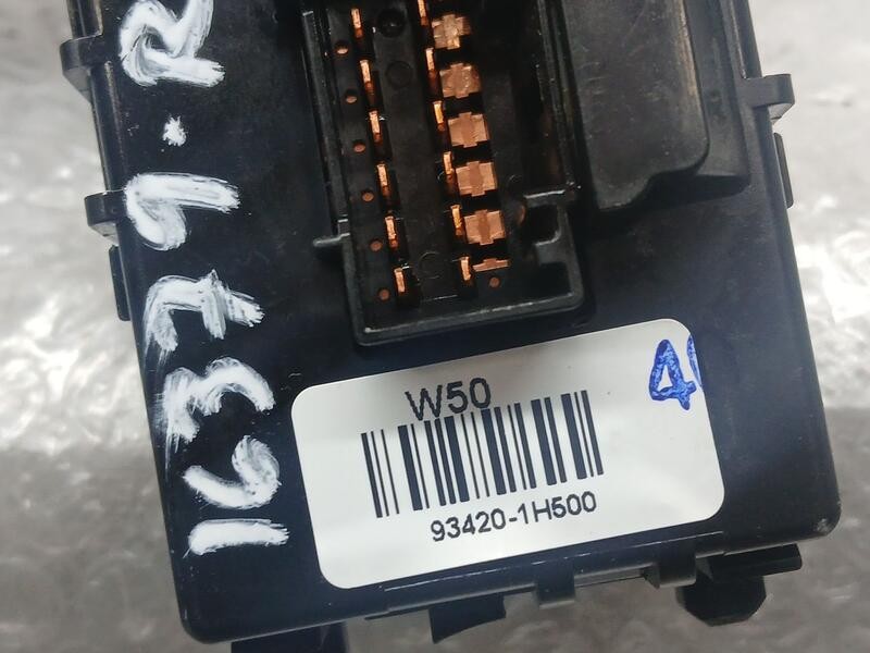 Recambio de mando limpia para kia cee´d drive referencia OEM IAM 934201H500  