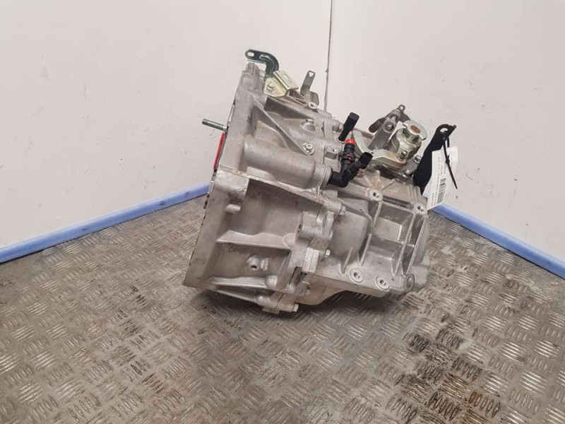 Recambio de caja cambios para suzuki vitara 1.6 ddis comfort 4x4 referencia OEM IAM 5H01927 ZND144M 6VELOCIDADES