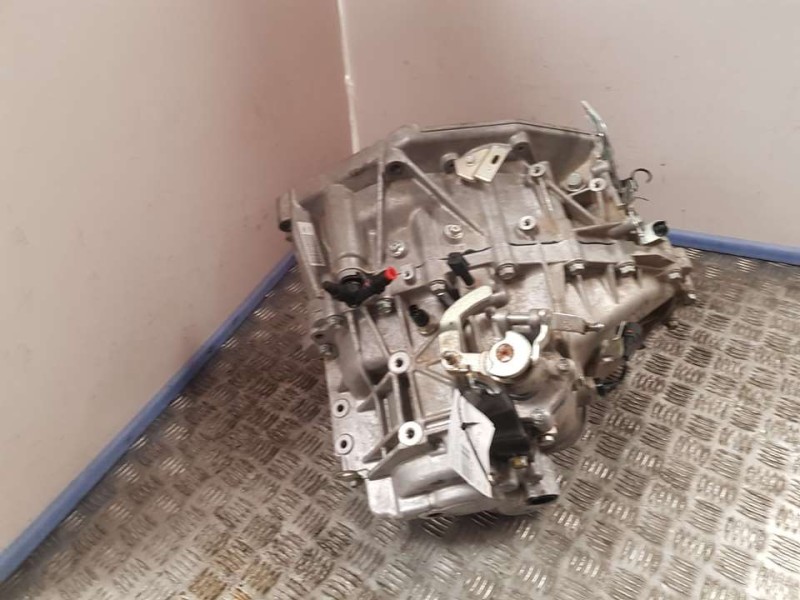 Recambio de caja cambios para suzuki vitara 1.6 ddis comfort 4x4 referencia OEM IAM 5H01927 ZND144M 6VELOCIDADES