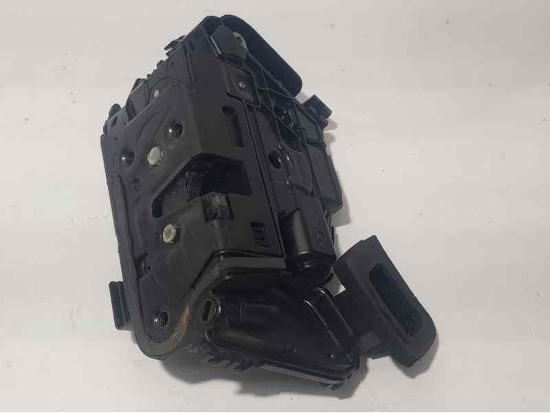 Recambio de cerradura puerta delantera derecha para volkswagen golf vii sportsvan edition referencia OEM IAM A046465  AKC