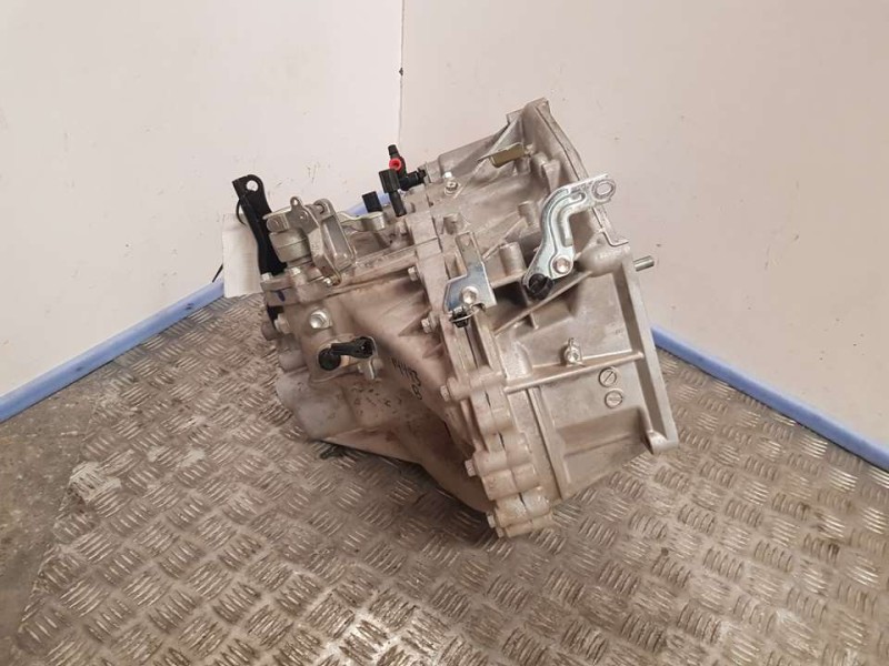 Recambio de caja cambios para suzuki vitara 1.6 ddis comfort 4x4 referencia OEM IAM 5H01927 ZND144M 6VELOCIDADES