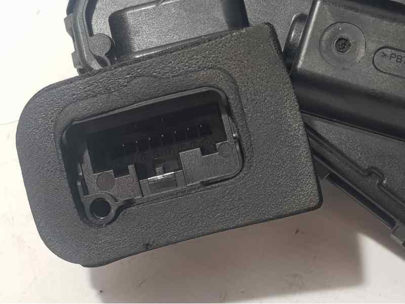 Recambio de cerradura puerta delantera derecha para volkswagen golf vii sportsvan edition referencia OEM IAM A046465  AKC