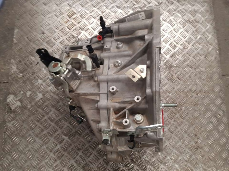 Recambio de caja cambios para suzuki vitara 1.6 ddis comfort 4x4 referencia OEM IAM 5H01927 ZND144M 6VELOCIDADES