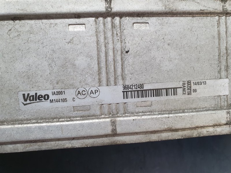 Recambio de intercooler para peugeot 3008 style referencia OEM IAM 9684212480 M144105 VALEO