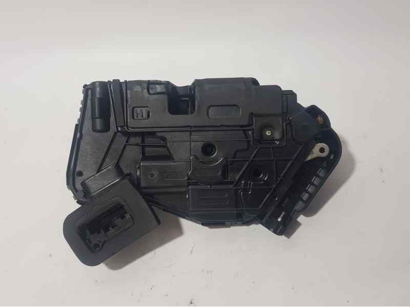 Recambio de cerradura puerta delantera derecha para volkswagen golf vii sportsvan edition referencia OEM IAM A046465  AKC