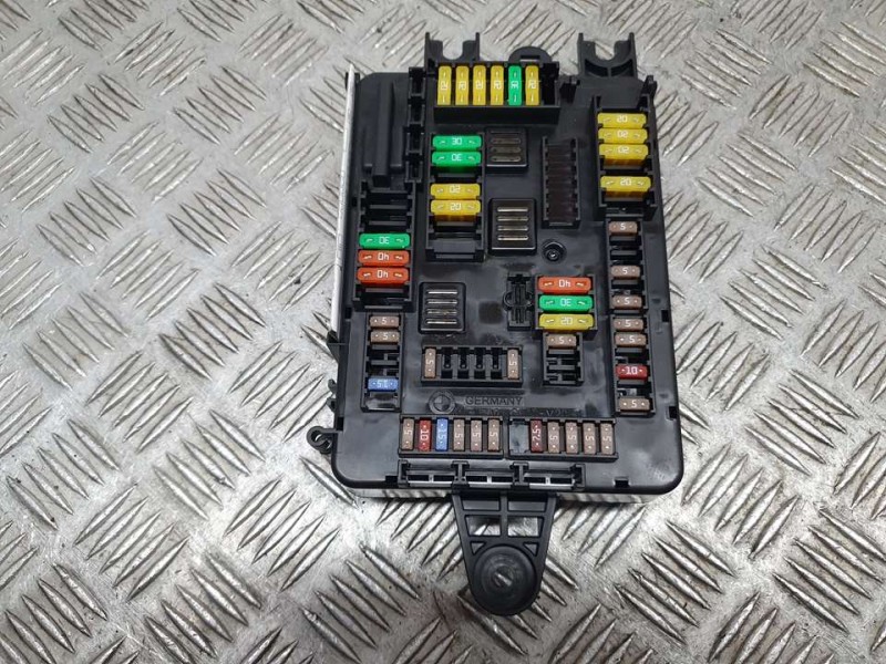 Recambio de caja reles / fusibles para bmw serie 1 lim. (f20/f21) 116i referencia OEM IAM 938907001 MS2018061290310170 