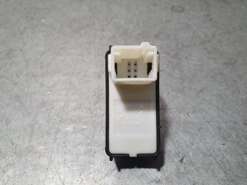 Recambio de mando elevalunas delantero derecho para peugeot 208 (p2) active referencia OEM IAM 98044803ZD  