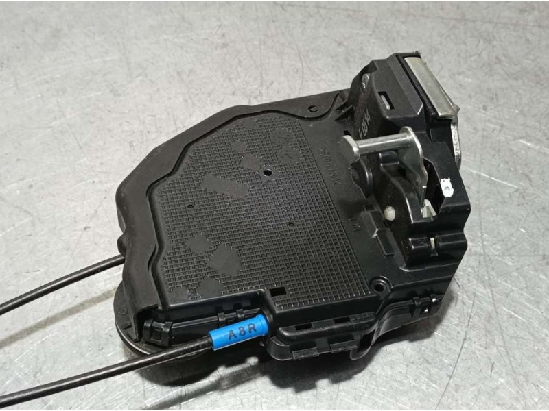 Recambio de cerradura puerta trasera izquierda para toyota auris active referencia OEM IAM A084219  ELECTRICA