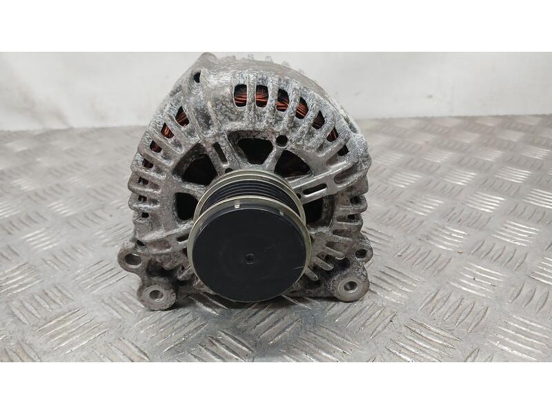 Recambio de alternador para volkswagen golf plus (5m1) trendline referencia OEM IAM 06F903023C VALEO 2542695D