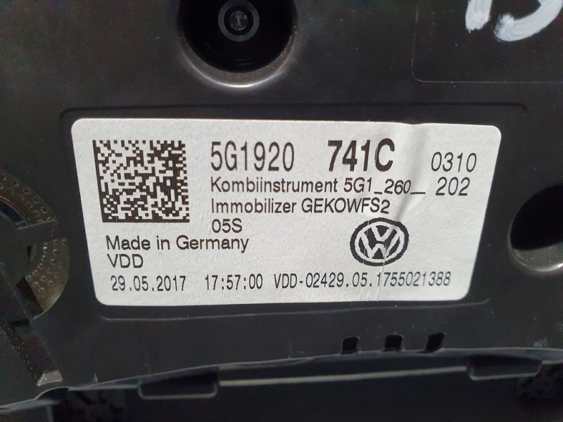 Recambio de cuadro instrumentos para volkswagen golf vii sportsvan edition referencia OEM IAM 5G1920741C A2C12301300 CONTINENTAL