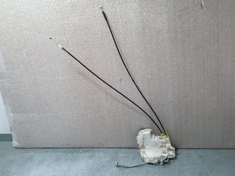 Recambio de cerradura puerta delantera derecha para suzuki vitara 1.6 ddis comfort 4x4 referencia OEM IAM 8220154P20  2 PINES