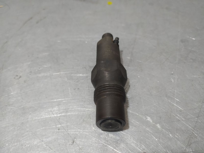 Recambio de inyector para ford mondeo berlina (gd) 1.8 turbodiesel cat referencia OEM IAM LCR6705601E  LUCAS