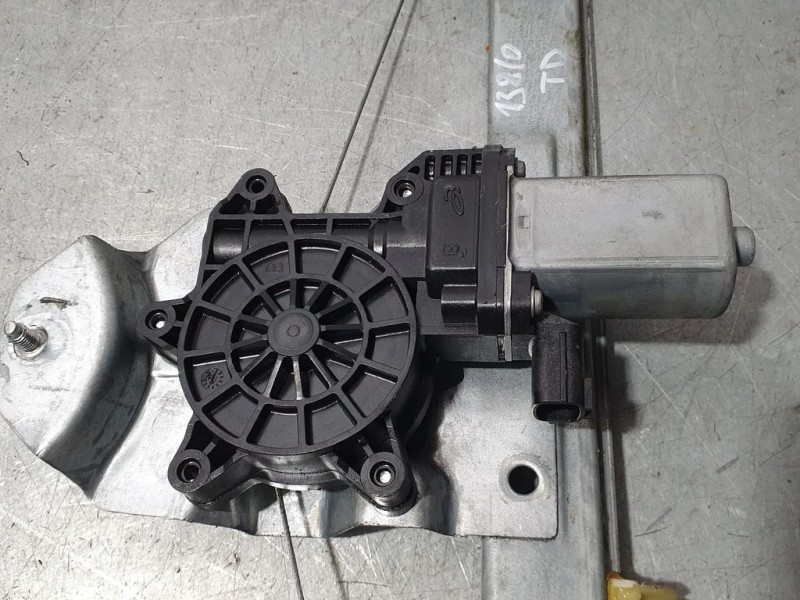 Recambio de elevalunas trasero derecho para renault clio iv dynamique referencia OEM IAM 7008880R  ELECTRICO 2 PINS