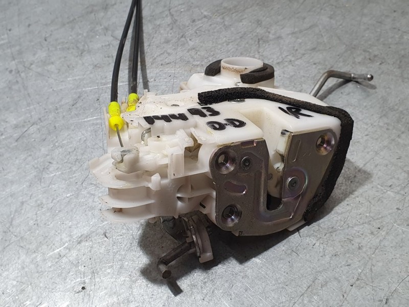 Recambio de cerradura puerta delantera derecha para suzuki vitara 1.6 ddis comfort 4x4 referencia OEM IAM 8220154P20  2 PINES