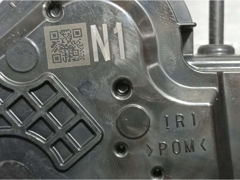 Recambio de cerradura puerta trasera derecha para toyota aygo x-cite referencia OEM IAM 6905002381  ELECTRICA