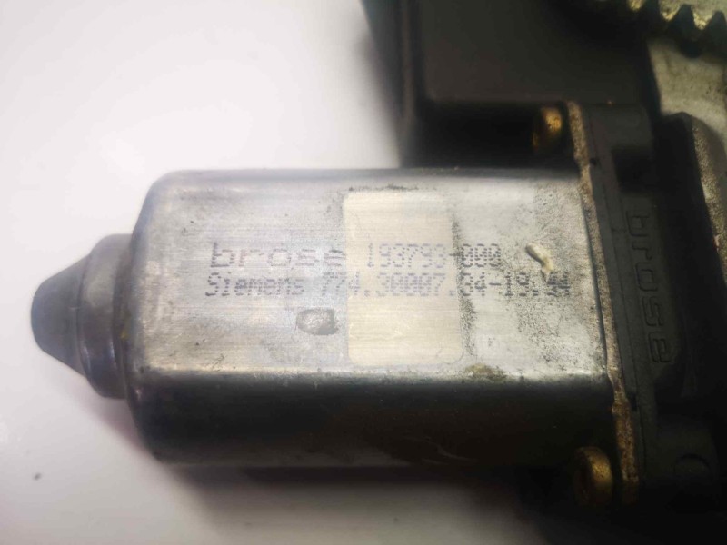 Recambio de elevalunas delantero derecho para opel corsa b 1.2 referencia OEM IAM 193793000  6 PINS