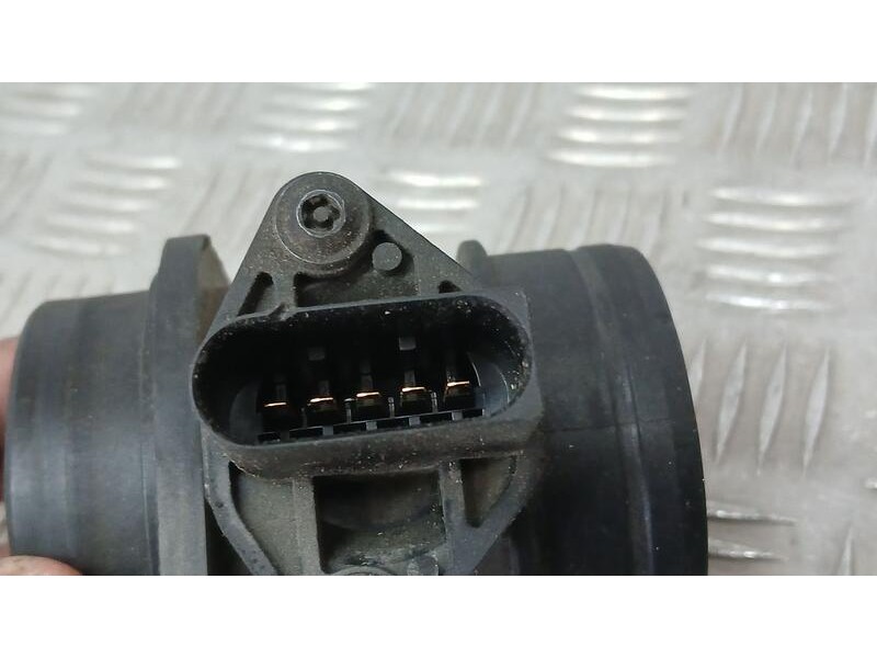 Recambio de caudalimetro para volkswagen golf plus (5m1) trendline referencia OEM IAM 038906461B BOSCH 0281002531