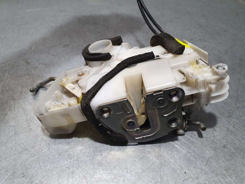 Recambio de cerradura puerta delantera izquierda para suzuki vitara 1.6 ddis comfort 4x4 referencia OEM IAM 8220254P00  6 PINES