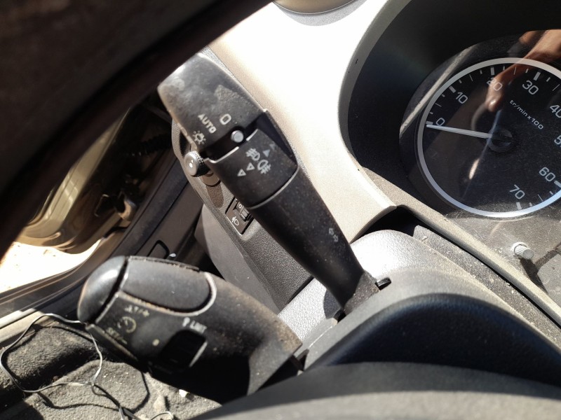 Recambio de mando luces y limpia para peugeot partner tepee 1.6 hdi referencia OEM IAM 624303  