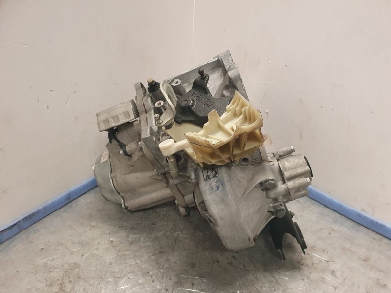 Recambio de caja cambios para citroën c3 live referencia OEM IAM 20ET69 8604777B 5VELOCIDADES