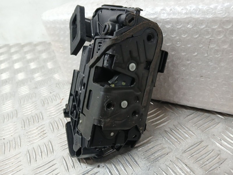 Recambio de cerradura puerta trasera derecha para volkswagen polo vi (aw1, bz1, ae1) 1.6 tdi referencia OEM IAM 5TA839016E  