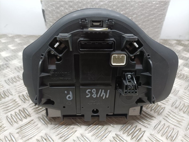 Recambio de cuadro instrumentos para toyota aygo x-cite referencia OEM IAM 69644700U  
