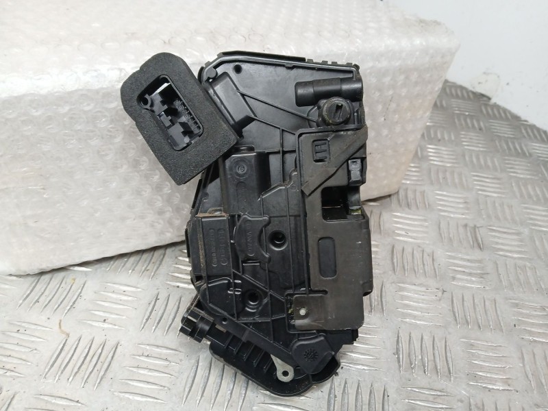 Recambio de cerradura puerta trasera derecha para volkswagen polo vi (aw1, bz1, ae1) 1.6 tdi referencia OEM IAM 5TA839016E  