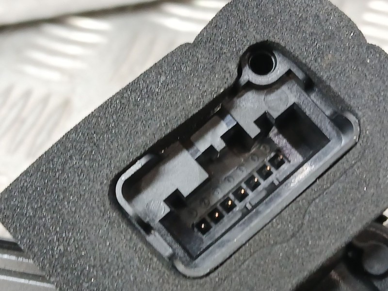 Recambio de cerradura puerta trasera derecha para volkswagen polo vi (aw1, bz1, ae1) 1.6 tdi referencia OEM IAM 5TA839016E  