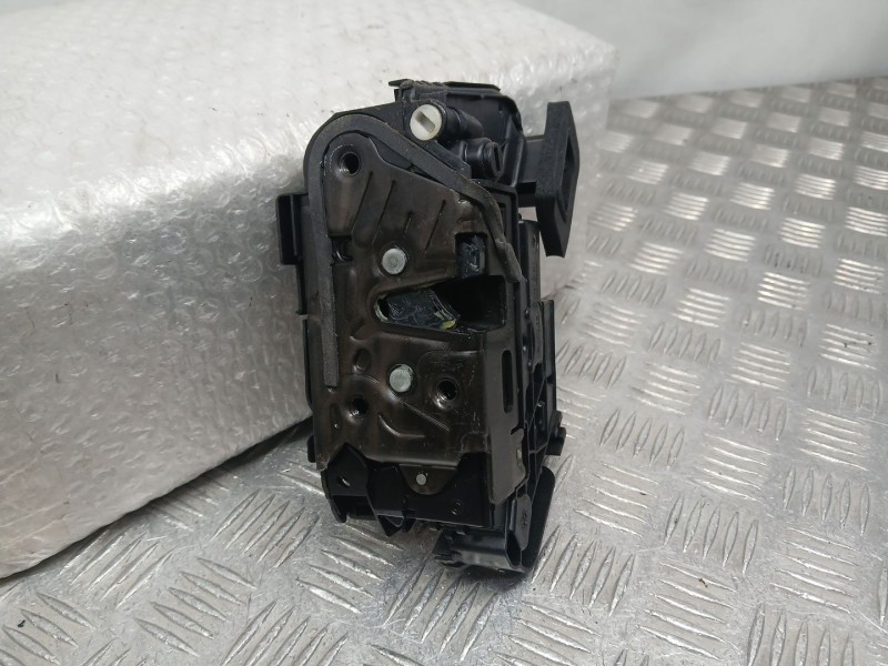 Recambio de cerradura puerta trasera izquierda para volkswagen polo vi (aw1, bz1, ae1) 1.6 tdi referencia OEM IAM 5TA839015E  