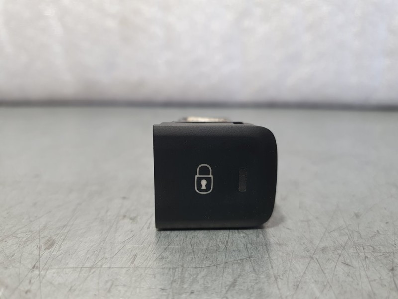 Recambio de interruptor para citroën berlingo live m referencia OEM IAM 9817042977  