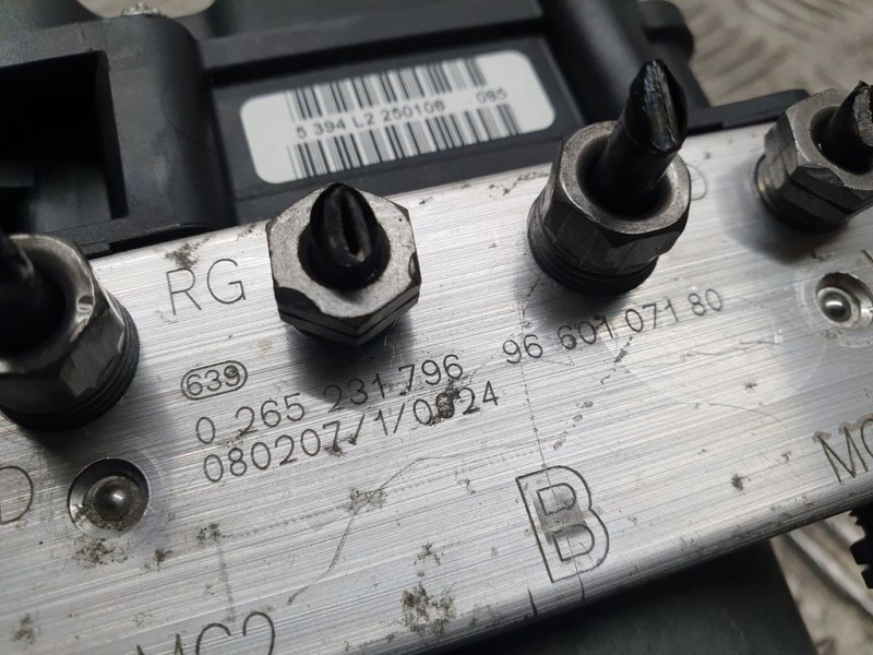 Recambio de abs para peugeot 308 confort referencia OEM IAM 9660107180 0265231796 