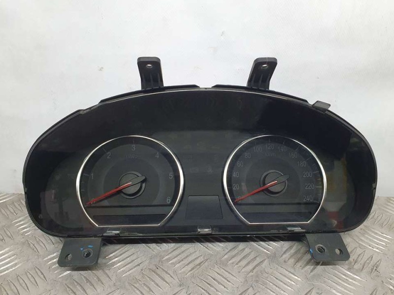 Recambio de cuadro instrumentos para kia magentis active referencia OEM IAM 40132G14  TOCADO