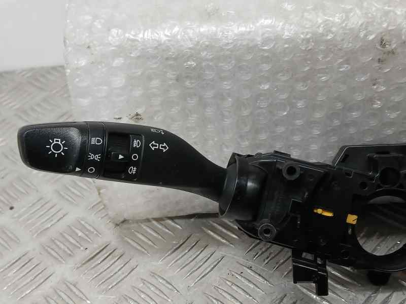 Recambio de mando luces y limpia para hyundai i20 trend referencia OEM IAM 299141440  