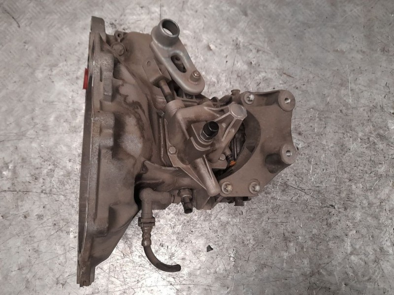 Recambio de caja cambios para opel corsa d enjoy referencia OEM IAM F13C418 B081941042 5VELOCIDADES