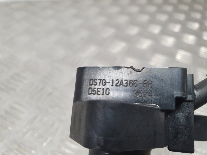 Recambio de bobina encendido para ford kuga titanium referencia OEM IAM DS7G12A366BB  