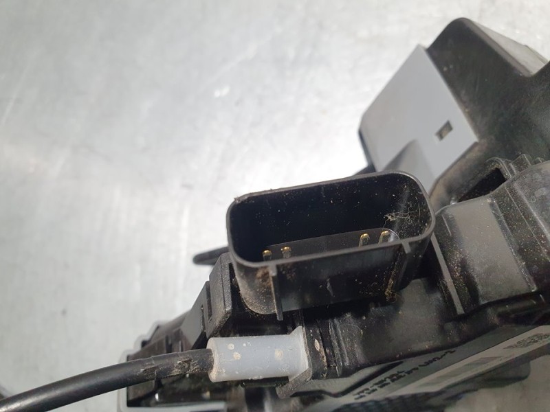 Recambio de cerradura puerta trasera izquierda para hyundai i20 classic referencia OEM IAM 81410C8020  4 PINES