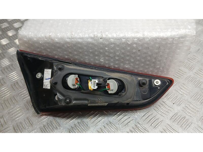 Recambio de piloto trasero derecho interior para hyundai i20 trend referencia OEM IAM 92404C8000  