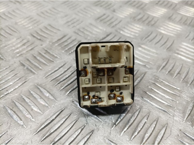 Recambio de mando elevalunas delantero izquierdo para chevrolet aveo ls 5 p referencia OEM IAM 202005062  