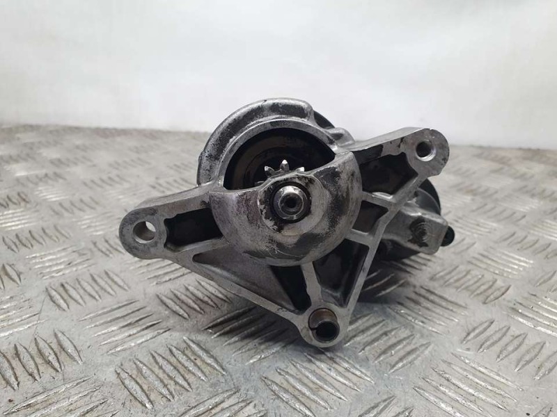 Recambio de motor arranque para peugeot 205 berlina 1.4 generation referencia OEM IAM 001112007 BOSCH 