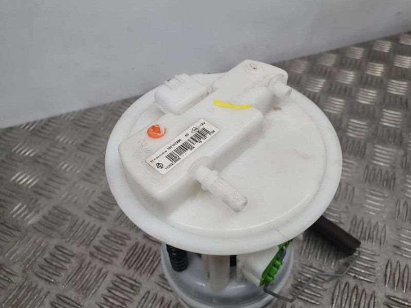 Recambio de aforador para renault captur limited referencia OEM IAM 172021485R 100102280 