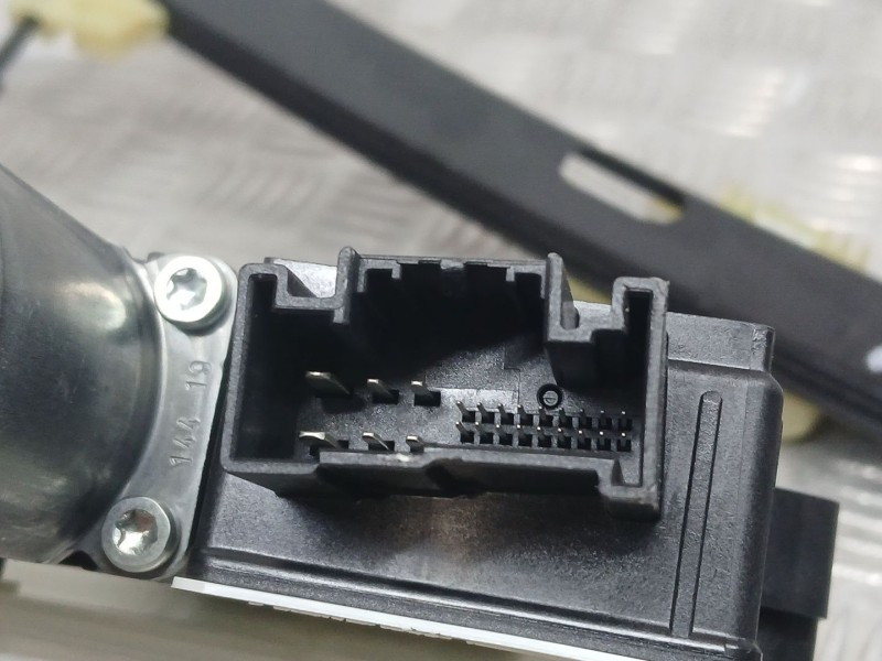 Recambio de elevalunas delantero izquierdo para volkswagen polo vi (aw1, bz1, ae1) 1.6 tdi referencia OEM IAM 2G4837461B ELECTRI