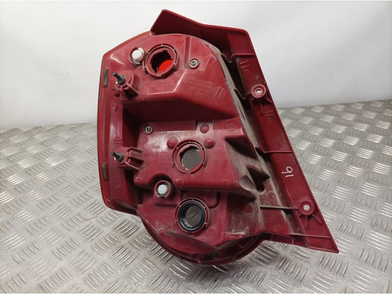 Recambio de piloto trasero derecho para chevrolet aveo ls 5 p referencia OEM IAM 95952067  