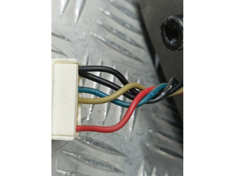 Recambio de retrovisor derecho para chevrolet aveo ls 5 p referencia OEM IAM 96406185  ELECTRICO TOCADO 5 CABLES