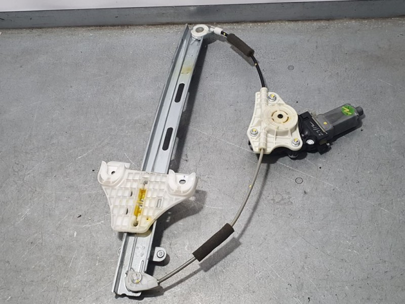 Recambio de elevalunas trasero derecho para hyundai i20 classic referencia OEM IAM 83402C7010 F00S1E2084 BOSCH ELECTRICO